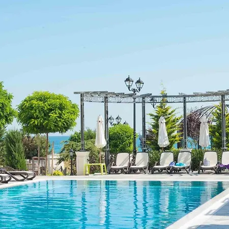 Royal White Sands Beach מלון
