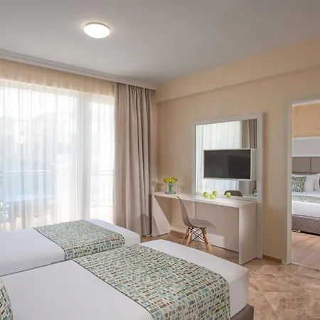 Royal White Sands Beach 4* אובזור